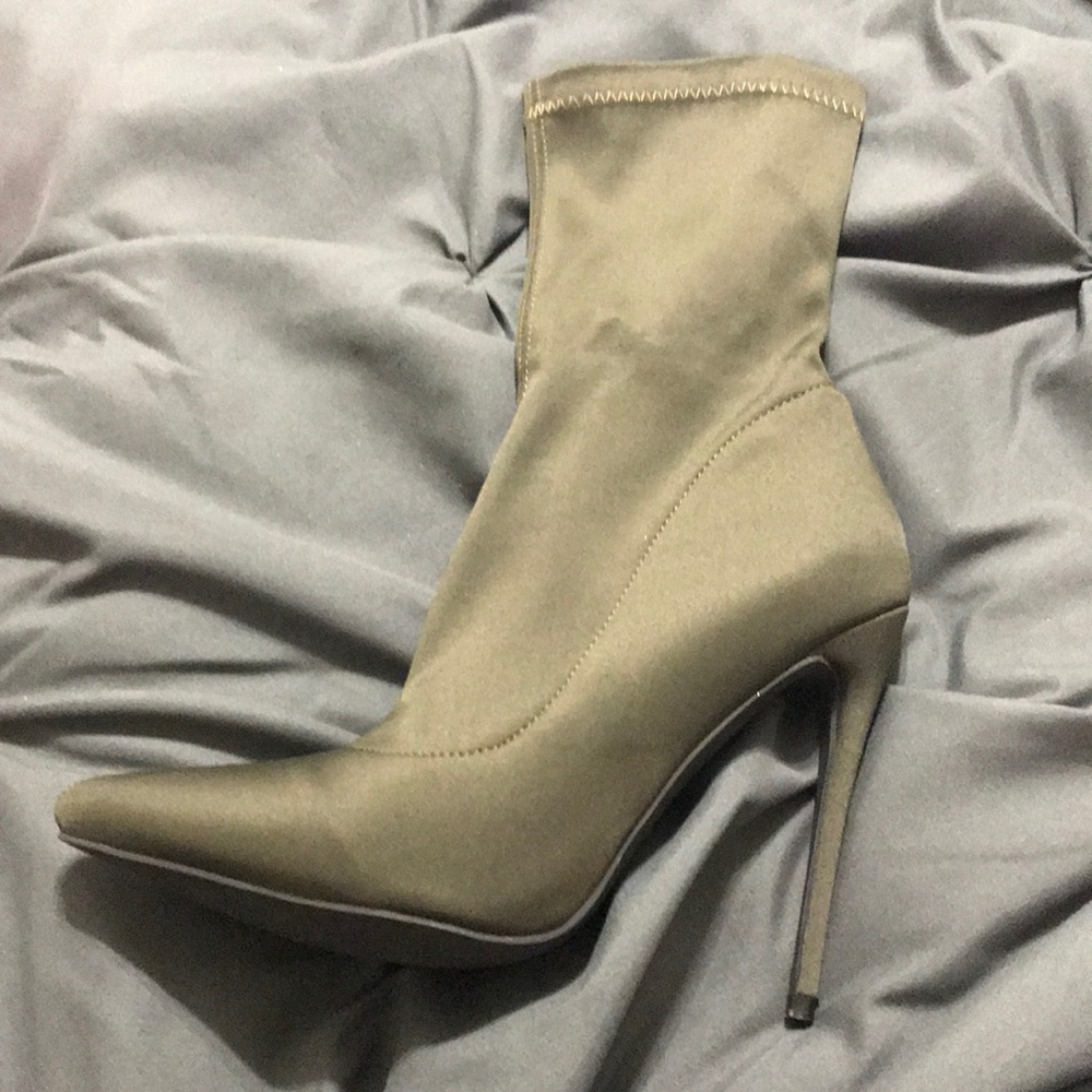 Pointed Toe Ankle Boots